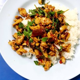 Basil Chicken With Dried Chili