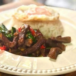 ข้าวราดกะเพราลิ้น