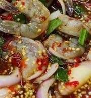 ยำกุ้งดิบ