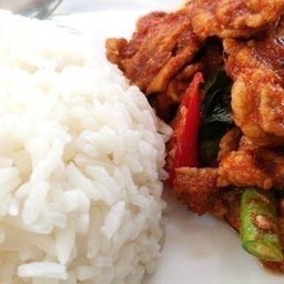 หมูผัดพริกแกงราดข้าว
