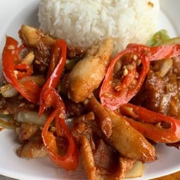 พริกสดไก่ทอดราดข้าว