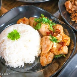 Dข้าวกะเพราหมูเด้ง