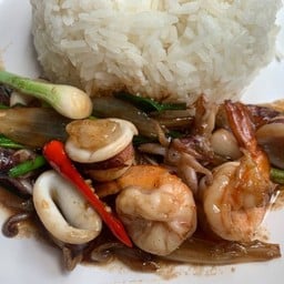 ทะเลน้ำมันหอยราดข้าว