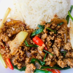 เนื้อสับทอดขมิ้นราดข้าว