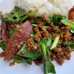 คะน้าเนื้อสับ+เนื้อเชียงราดข้าว