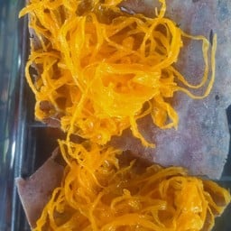 ขนมครกยกถาดไส้ทะลัก