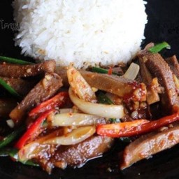 ผัดพริกเผาลิ้นราดข้าว