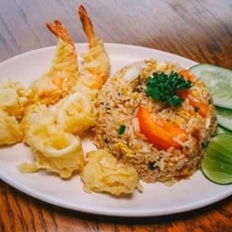ข้าวผัดทะเลกรอบ.