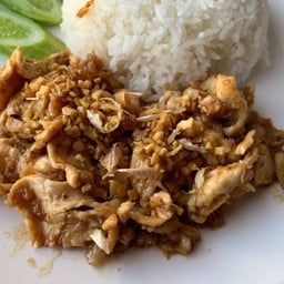 ไก่กระเทียมราดข้าว