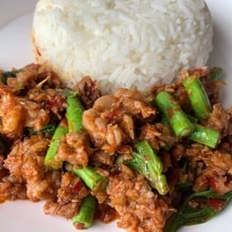 พริกแกงเนื้อราดข้าว