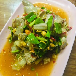 ยำไส้ลวก
