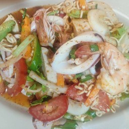 ยำมาม่าทะเล