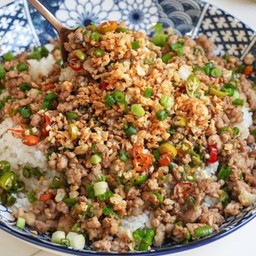 ข้าวราดหมูสับผัดพริกเกลือ