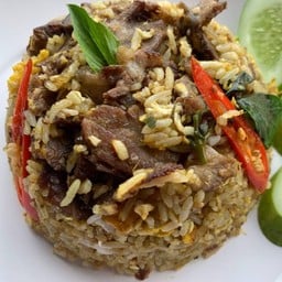 ข้าวผัดเขียวหวานเนื้อเปื่อย