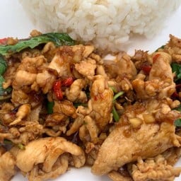 โหระพาไก่ราดข้าว