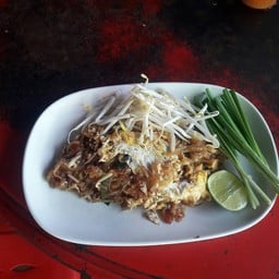 ร้านลาบอีสานแซ่บสะเดิด ดินแดง แฟลต9