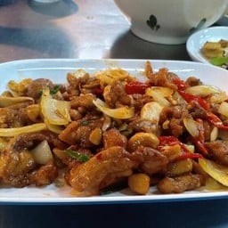 ไก่ผัดเม็ดมะม่วง