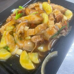 ผัดเปรี้ยวหวาน