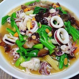 ราดหน้าปลาหมึก