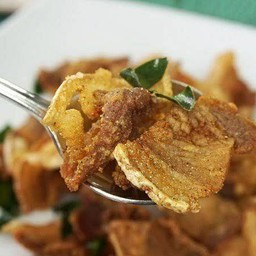 สามชั้นทอดใบมะกรูด