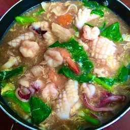 ราดหน้าทะเล