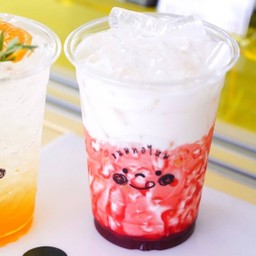 สตรอว์เบอร์รี่ฮอกไกโดมิลค์