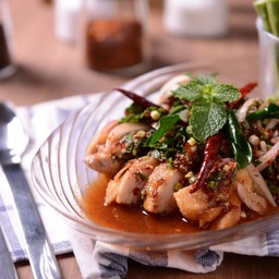 ลาบไก่กรอบ