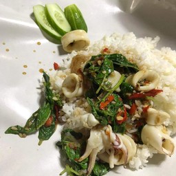 กระเพราหมึก