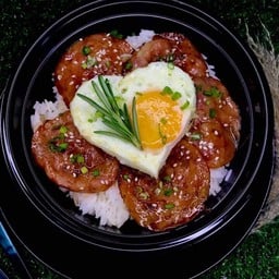 ข้าวหน้าหมูย่าง เลิฟเวอร์ เลิฟเวอร์