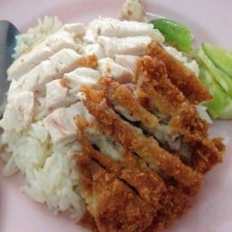 เจ๊หมูข้าวมันไก่ต้ม+ข้าวมันไก่ทอด ก๋วยเตี๋ยวเกี๊ยวปลาเย็นตาโฟต้มยำ เจ๊หมูข้าวมันไก่แม็คโครระยอง