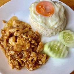 ข้าวไก่-หมูกระเทียม+ไข่ดาว-ไข่เจียว