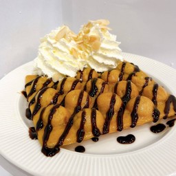 Set วาฟเฟิลฮ่องกงราดซอสช็อกโกแลต