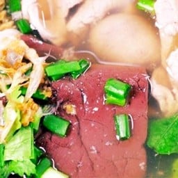 วินัย ต้มเลือดหมู หมูสะเต๊ะ และก๋วยจั๊บน้ำใส