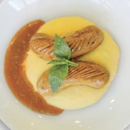 ไส้กรอกเยอรมันกับมันบด