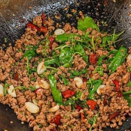 กะเพราไรเดอร์ อร่อยไม่ซ้ำจำสูตรไม่ได้