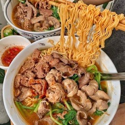 ก๋วยเตี๋ยวเรือหมูตุ๋น รสเด็ด ก๋วยเตี๋ยวเรือหมูตุ๋น รสเด็ด สาขา 1