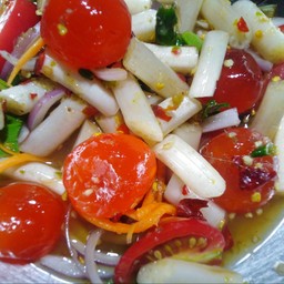 ยำไข่แดง