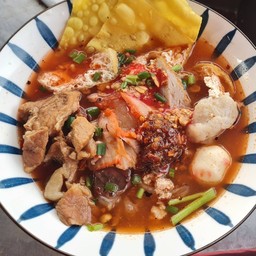 โฟยำรวมหมูตุ๋น