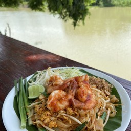 ผัดไทยกุ้งสด