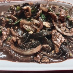 ลาบเลือดเนื้อคั่วสุกขม