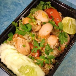 ข้าวผัดไส้กรอก