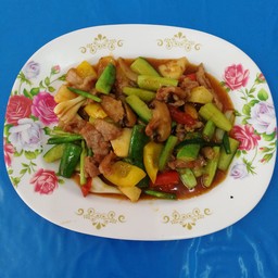 ผัดเปรี้ยวหวาน