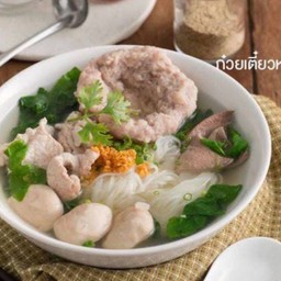 เส้นเล็กหมูบะช่อทรงเครื่อง