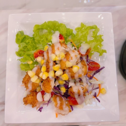 สลัดไก่กรอบ