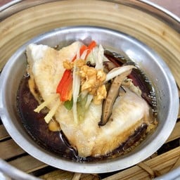 เนื้อปลากะพงนึ่งซีอิ้ว