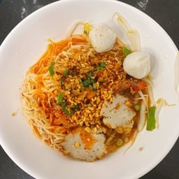 นายมัก ก๋วยเตี๋ยวลูกชิ้นปลา (เจ้าเก่าศาลเจ้าพ่อเสือ) สาขาสนามบินน้ำ -