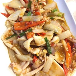 ปลาหมึกผัดกะปิ