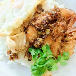 ทะเลกระเทียม(กุ้ง+หมึก)