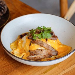 ข้าวไข่ข้นคอหมูย่างน้ำจิ้มแจ่ว