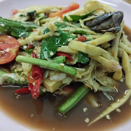 ตำหน่อไม้